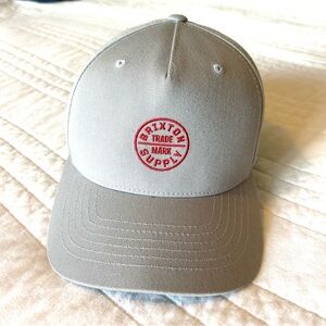 Brixton 6 Panel Snapback Cap. OS.